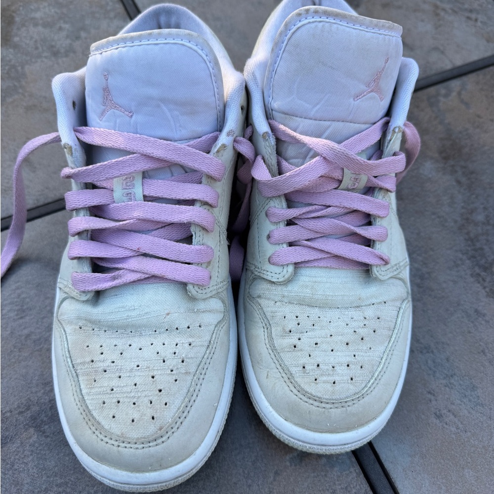 Nike Women's Sneakers in White and Pink